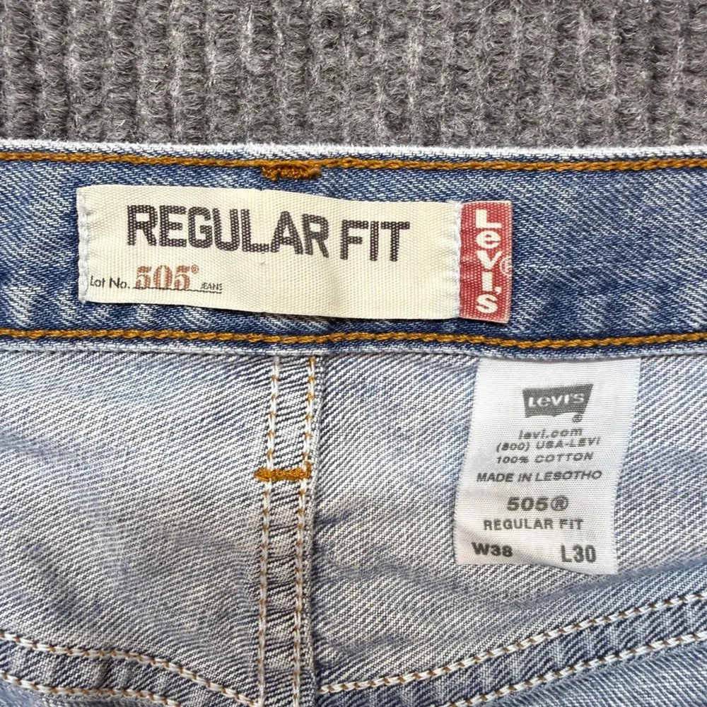 Levi's 505 38x30 Regular‎ Fit Straight Leg Jeans Light Wash Classic Denim